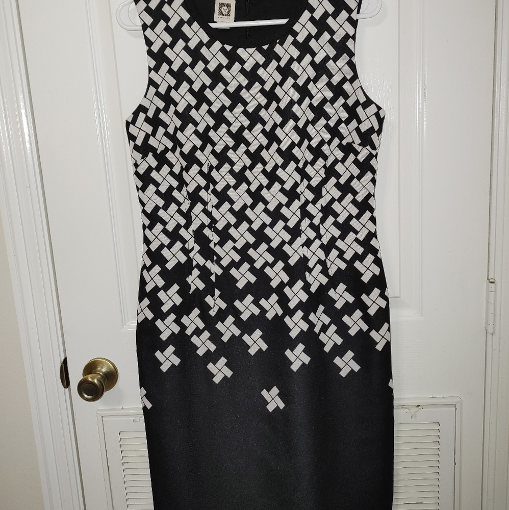 Anne Klein Size 8 black and white